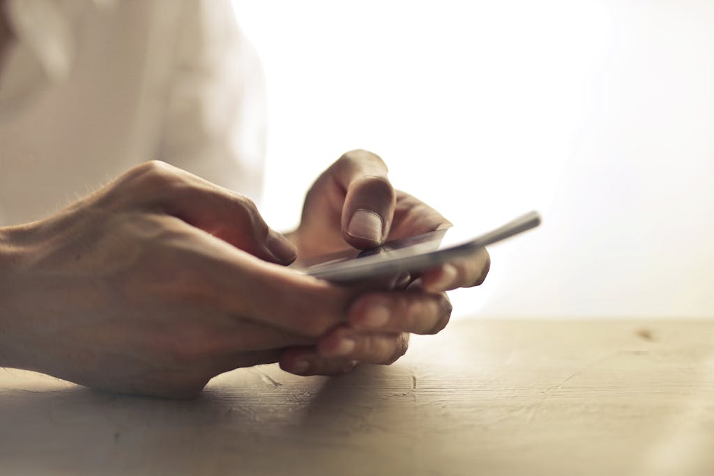 5 Smart Ways to Protect Your New Phone in Rainy Season